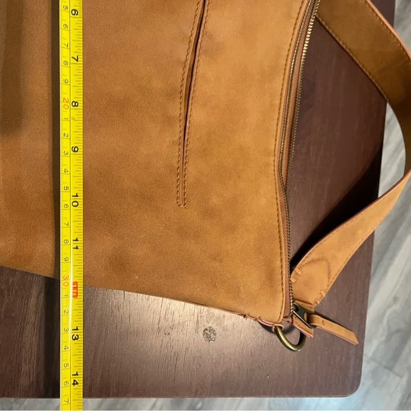 Universal Thread Purse - Picture 6 of 12